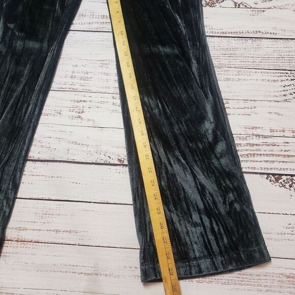 Urban Outfitters Velvet pants - Kimchi Blue - Velvet pants - Picture 14 of 15